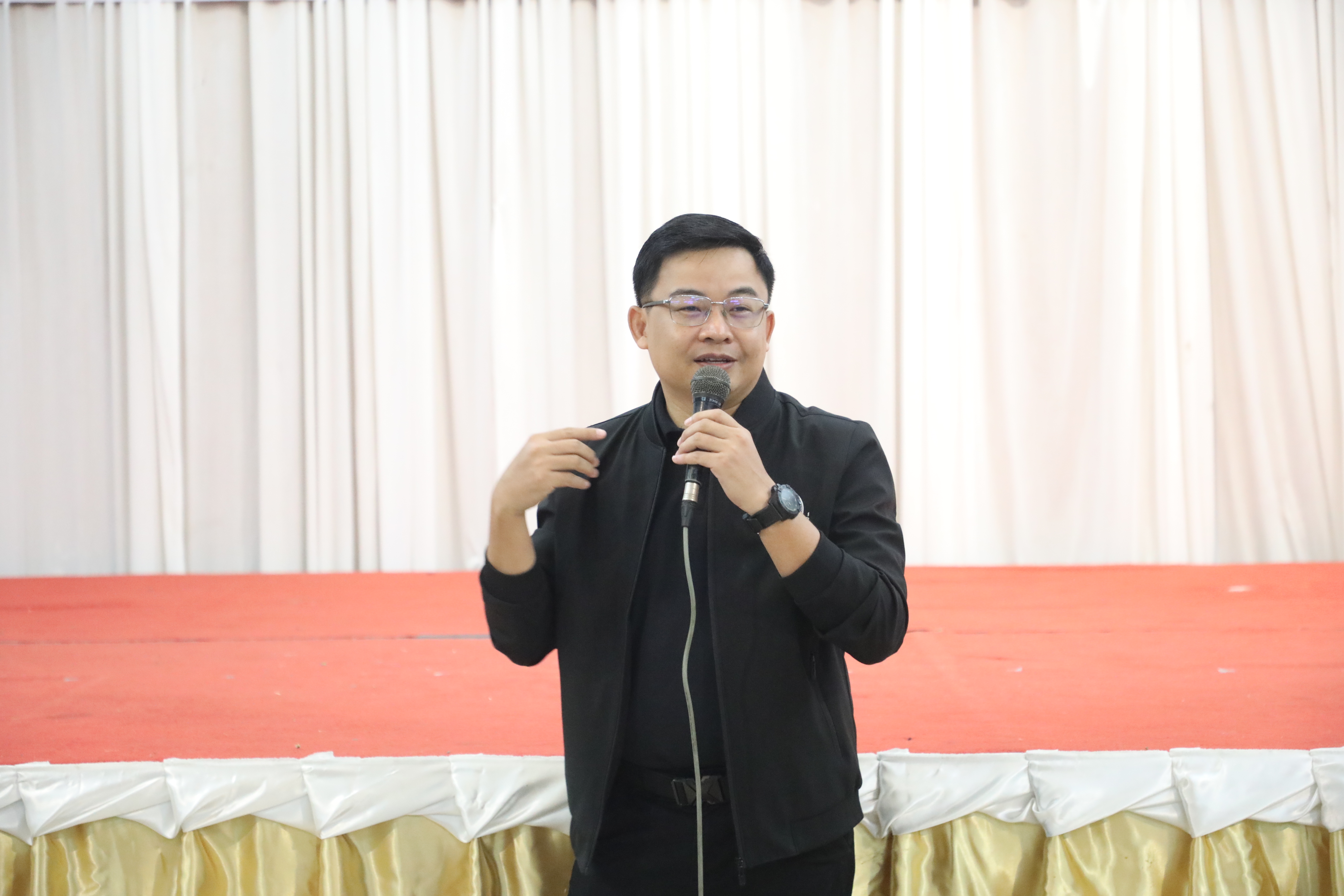 title - ส.ป.ก. เปิดโครงการอบรมสัมมนาฯ หลักสูตร “สร้างและพัฒนาผู้นำการขับเคลื่อนยุทธศาสตร์เศรษฐกิจสีเขียว” รุ่นที่ 2